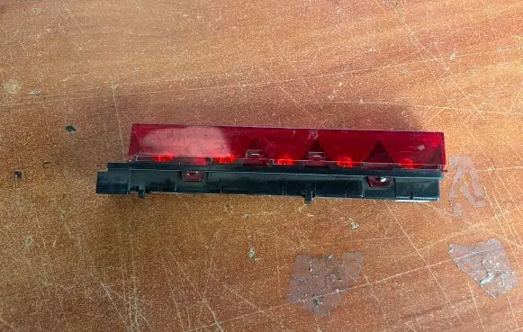 Ford Focus Third/center stoplight 1S7113A613AE