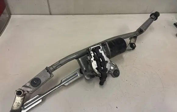 Volvo S60 Front wiper linkage and motor 404775 8648343