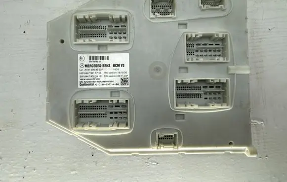 Mercedes-Benz Vito Viano W447 Central body control module A4479008222 A4479023416