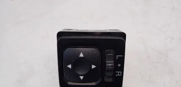 Mitsubishi Space Wagon Wing mirror switch MR190956 0469D4