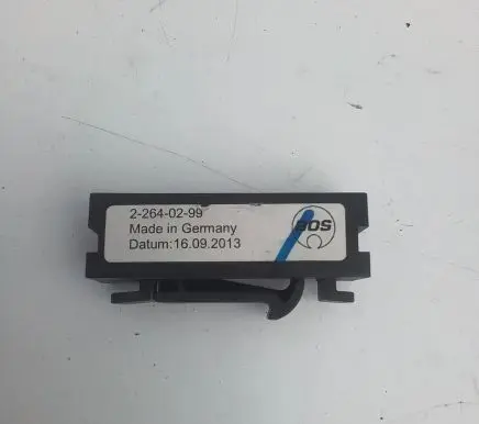 Opel Insignia A Parcel shelf load cover mount bracket 22640299