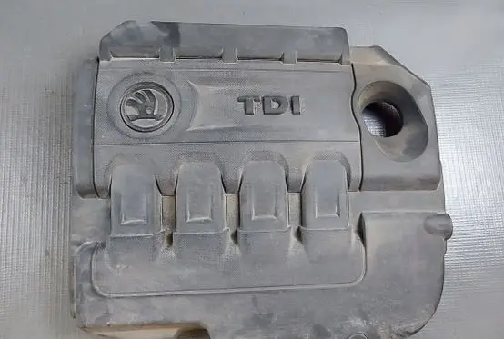 Skoda Superb B8 (3V) Engine cover (trim) 04L103925T 04L103954T