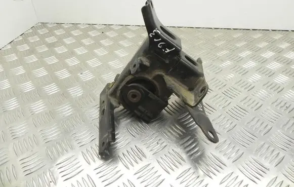 Toyota Yaris Engine mount bracket AVA4439