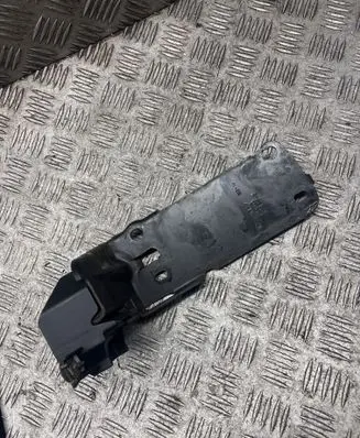 BMW X1 E84 Radiator mount bracket 51647117 23781010 H260BDE