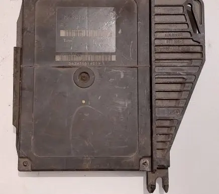 Mercedes-Benz E W210 Comfort/convenience module 2108203826 335626 5626TBB14E19