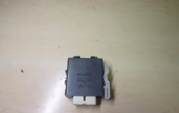 Toyota RAV 4 (XA40) Door control unit/module 8597042010 G634