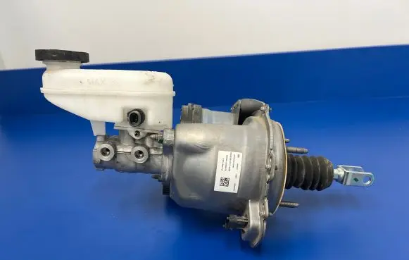 Tesla Model S Master brake cylinder 142067100A