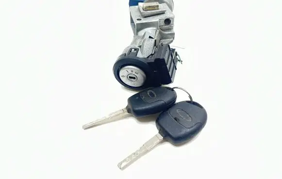 Ford C-MAX I Ignition lock 3M513F880AC