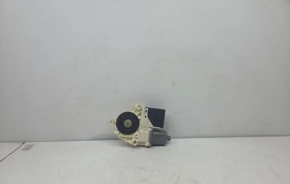 Renault Megane III Rear door window regulator motor 827310002R