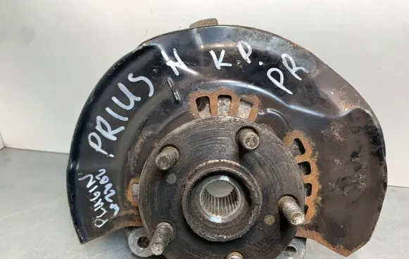 Toyota Prius (XW30) Front wheel hub