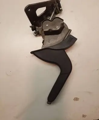 Hyundai i30 Hand brake release handle 