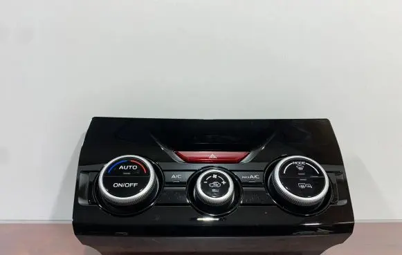 Subaru Forester SK Climate control unit 72311SJ450 T97856B