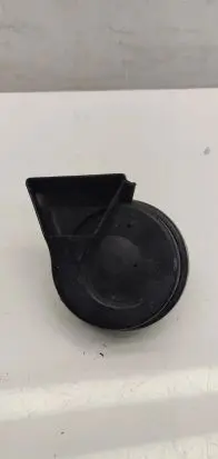 Audi A4 S4 B7 8E 8H Horn signal 8e0951221A