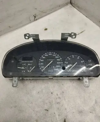 Mazda 323 F Speedometer (instrument cluster)