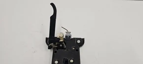 Audi A3 S3 8P Tailgate/trunk/boot lock/catch/latch 8P3827469A