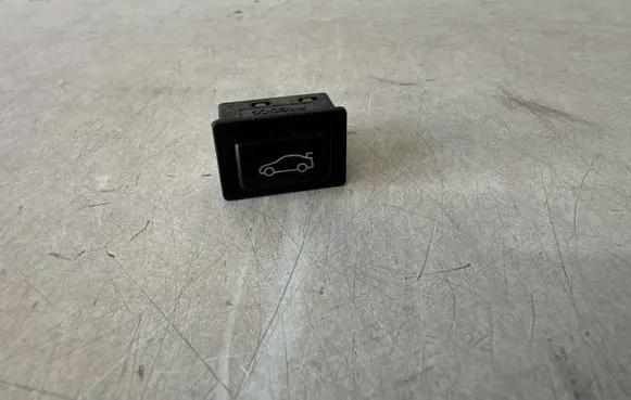 BMW 4 F32 F33 Tailgate opening switch 9200316
