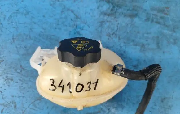 Jeep Compass Coolant expansion tank/reservoir 68289857AA