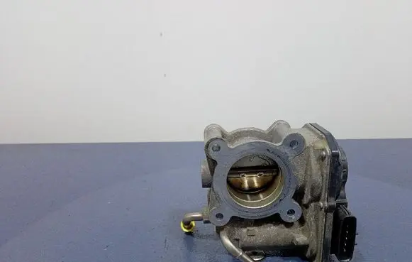 Toyota C-HR I Throttle body valve 22030-47080