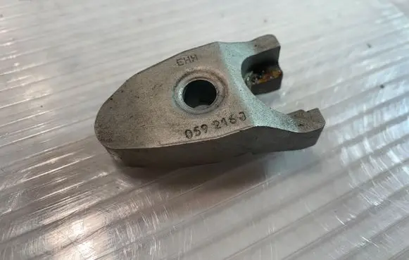Audi A7 S7 4G Fuel Injector clamp holder 059216J