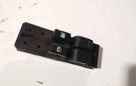 Suzuki Swift I Electric window control switch 62j101375t
