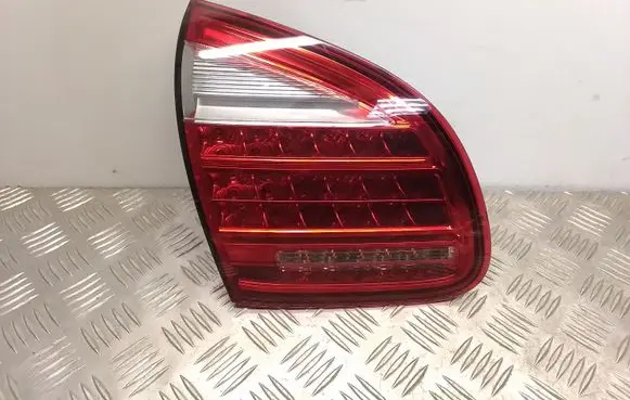 Porsche Cayenne (92A) Tailgate rear/tail lights 7P5945093N