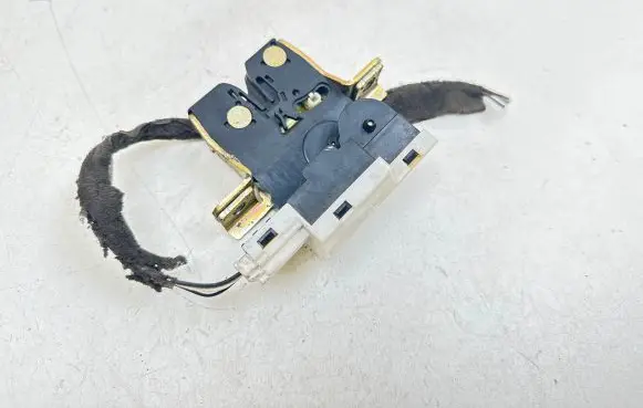 Renault Scenic RX Tailgate/trunk/boot lock/catch/latch 7700354329