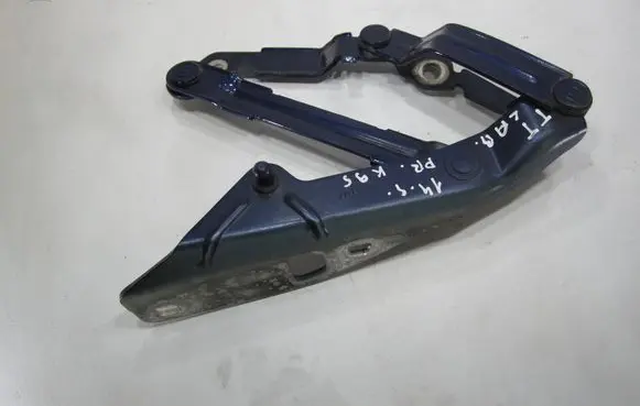 Audi TT TTS Mk2 Engine bonnet/hood hinges 8J0823302H