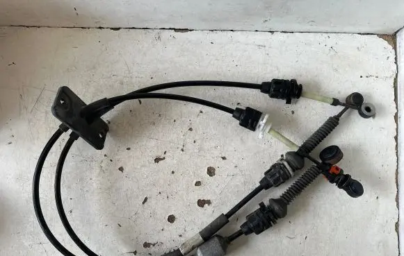 Renault Trafic III (X82) Gear shift cable linkage 349359296