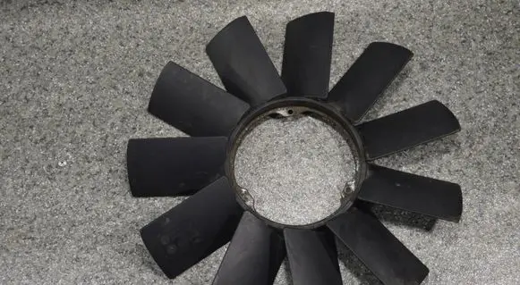 BMW 5 E39 Fan impeller 1712058