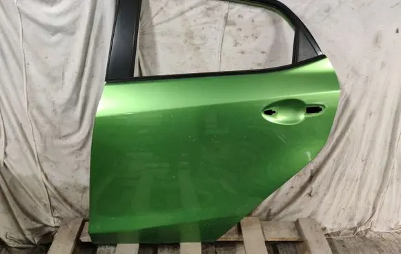 Mazda 2 Rear door