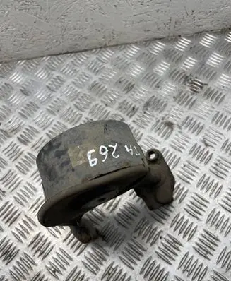Toyota Avensis T250 Engine mount bracket