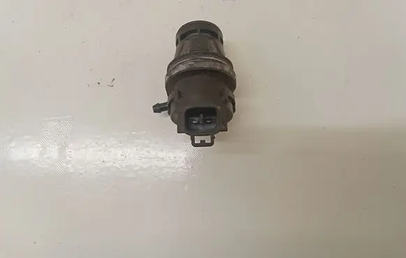 Toyota Hilux (AN10, AN20, AN30) Windscreen/windshield washer pump 8533071010