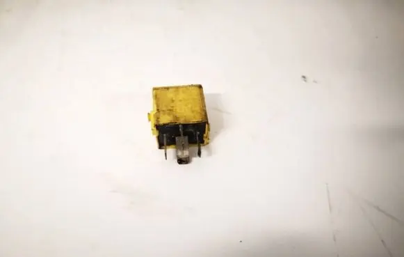 Mercedes-Benz B W245 Other relay A0025421419 V23134A52X335