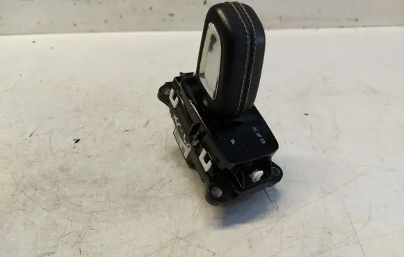 Volvo XC40 Gear selector/shifter in gearbox 31437335