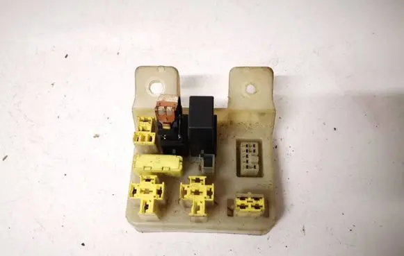 Mitsubishi Lancer Fuse box set mb629083
