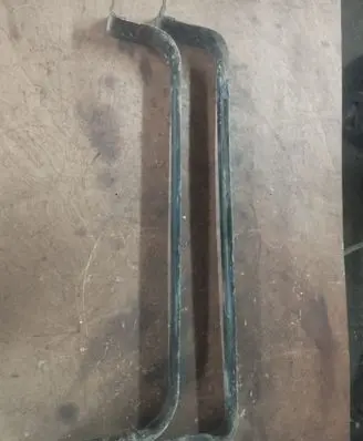 Fuel tank mounting bracket