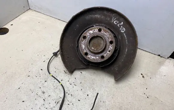 Volvo S60 Rear wheel hub 9200624