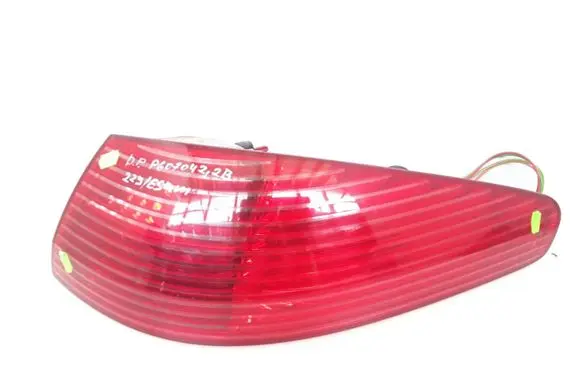 Peugeot 607 Rear/tail lights
