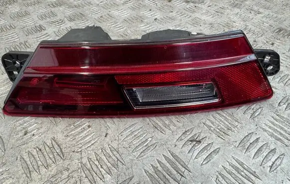 Peugeot 3008 III Rear bumper light