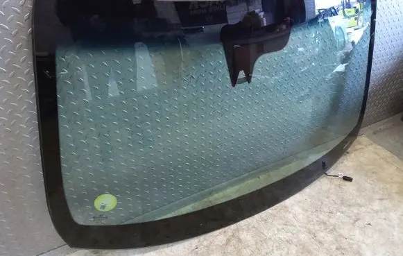 KIA Optima Front windscreen/windshield window 861152T00