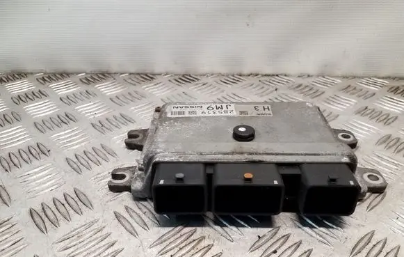 Nissan Juke I F15 Engine control unit/module MEC940040