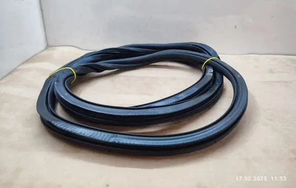 Audi A6 Allroad C7 Front door rubber seal 