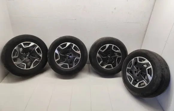 Hyundai Santa Fe R17 alloy rim 138J40 LXC04