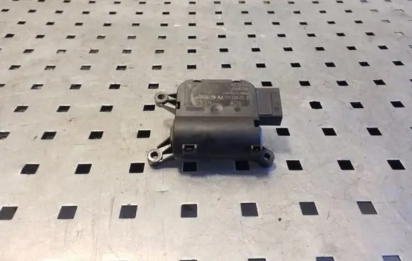 Skoda Yeti (5L) Air flap motor/actuator 1K0907511 0132801345