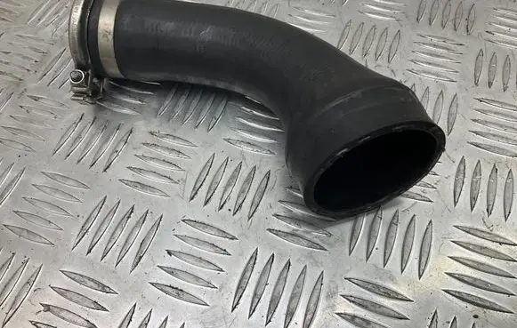 BMW 7 F01 F02 F03 F04 Intercooler hose/pipe 7575408 23635002
