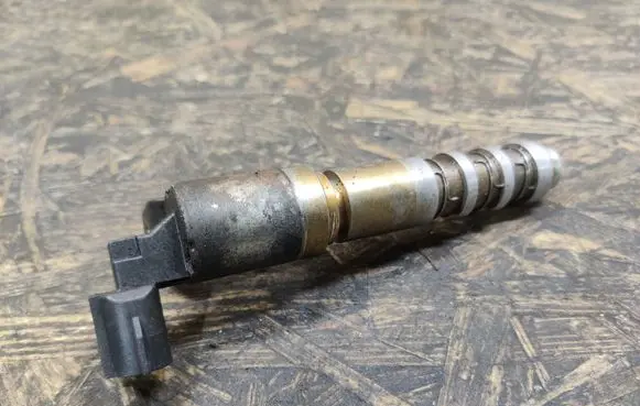 Cadillac SRX Camshaft vanos timing valve 4K05