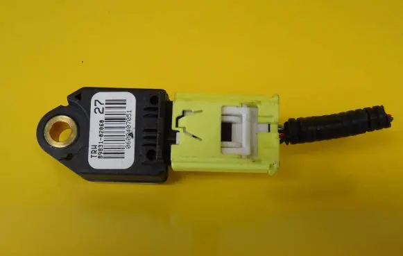 Toyota Auris 150 Airbag deployment crash/impact sensor 89831-02060