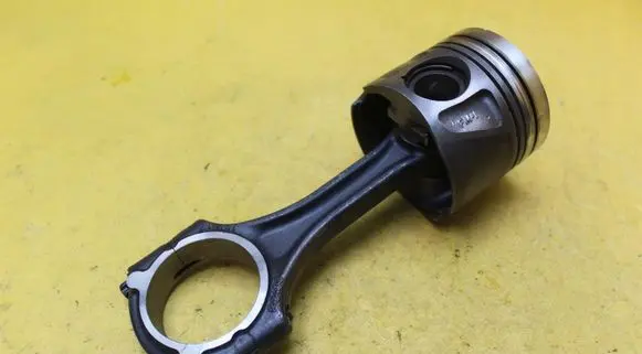 Mercedes-Benz A W169 Piston with connecting rod