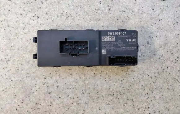 Skoda Octavia Mk4 Tailgate/trunk control unit/module 5WB95910756 5WB959107