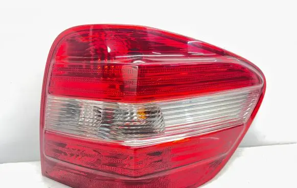 Mercedes-Benz ML W164 Rear/tail lights 404102R